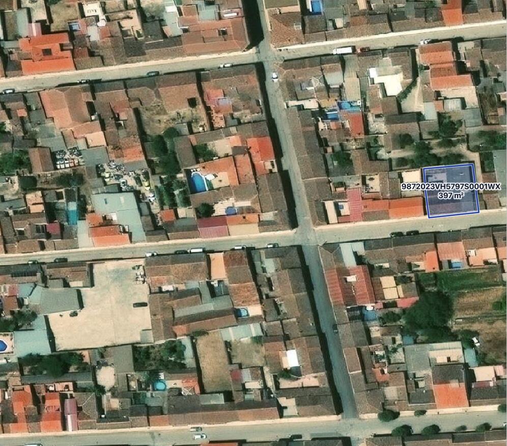 Parcel 9872023VH5797S0001WX in Santa Cruz de Mudela drawn by Parcel GPS in QGIS 4 over satellite imagery, labelled with its reference and 397 m²
